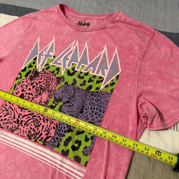 Def Leppard Short Sleeve Pink XL Leopard Graphic Cotton Polyester Band T Shirt - Picture 3 of 5
